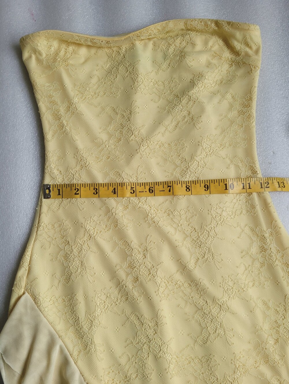 Tiger Mist Strapless Lace Dress Asymmetrical Ruffle Hem Pale Yellow - Picture 15 of 16